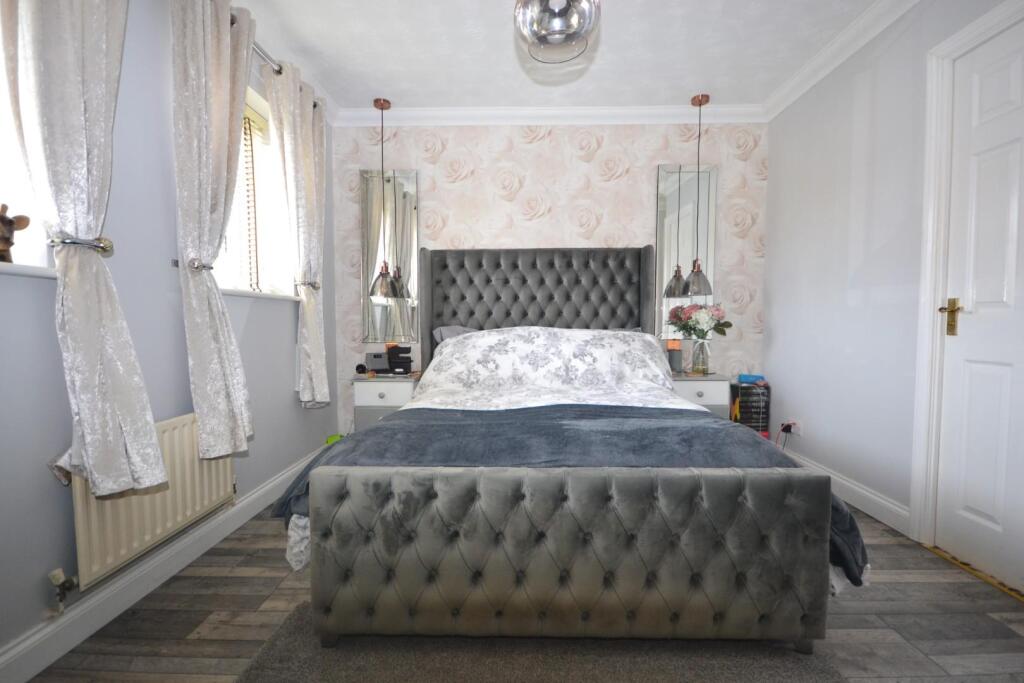 master bedroom.JPG