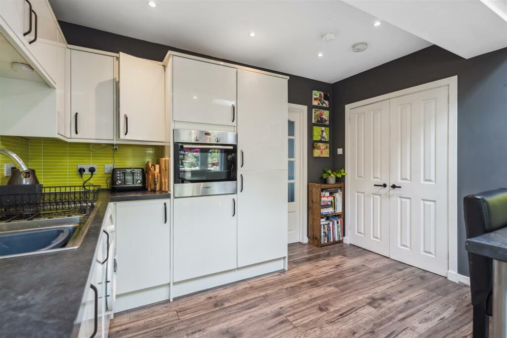 YATES HELLIER - 64 Hallydown Drive (24 of 30).jpg