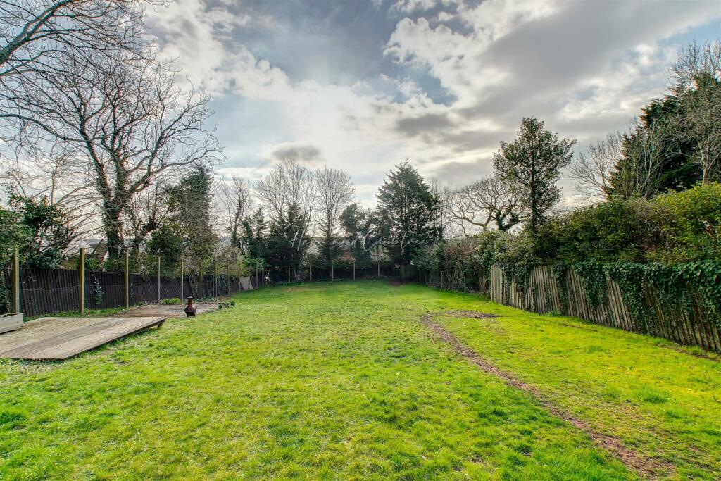 Holybush Road, Cyncoed, HernCrabtree (13).jpg