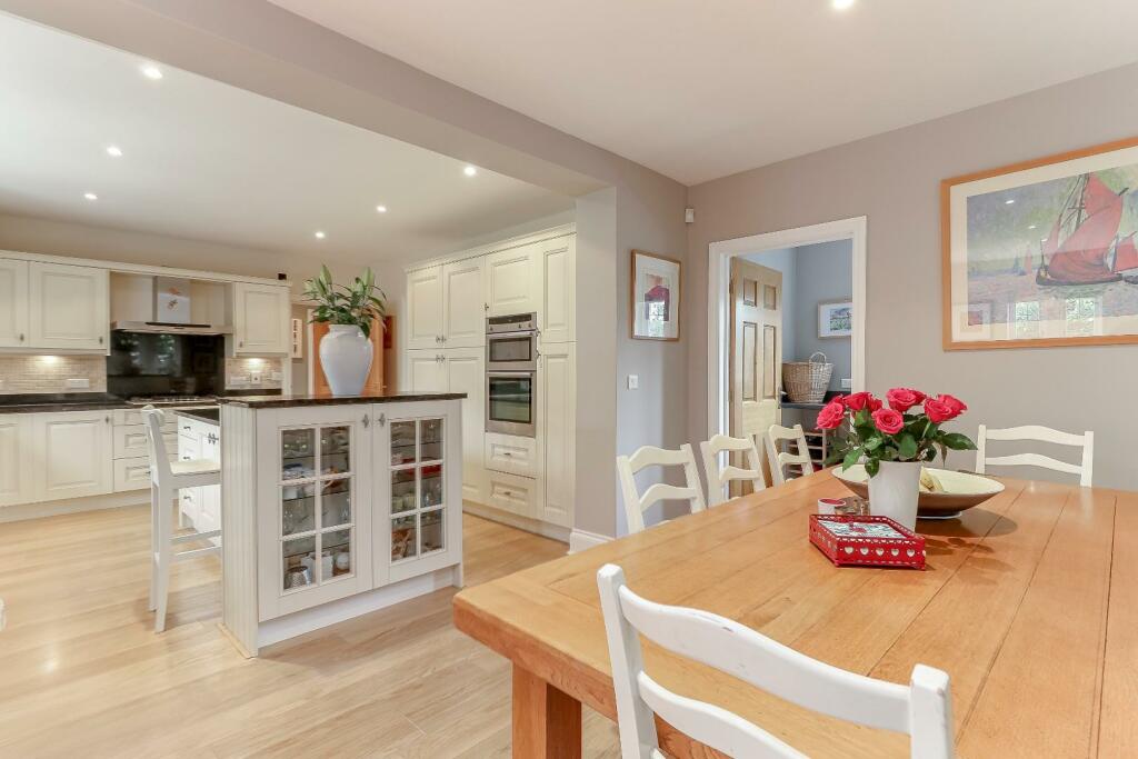 Living Dining Kitchen - E.jpg