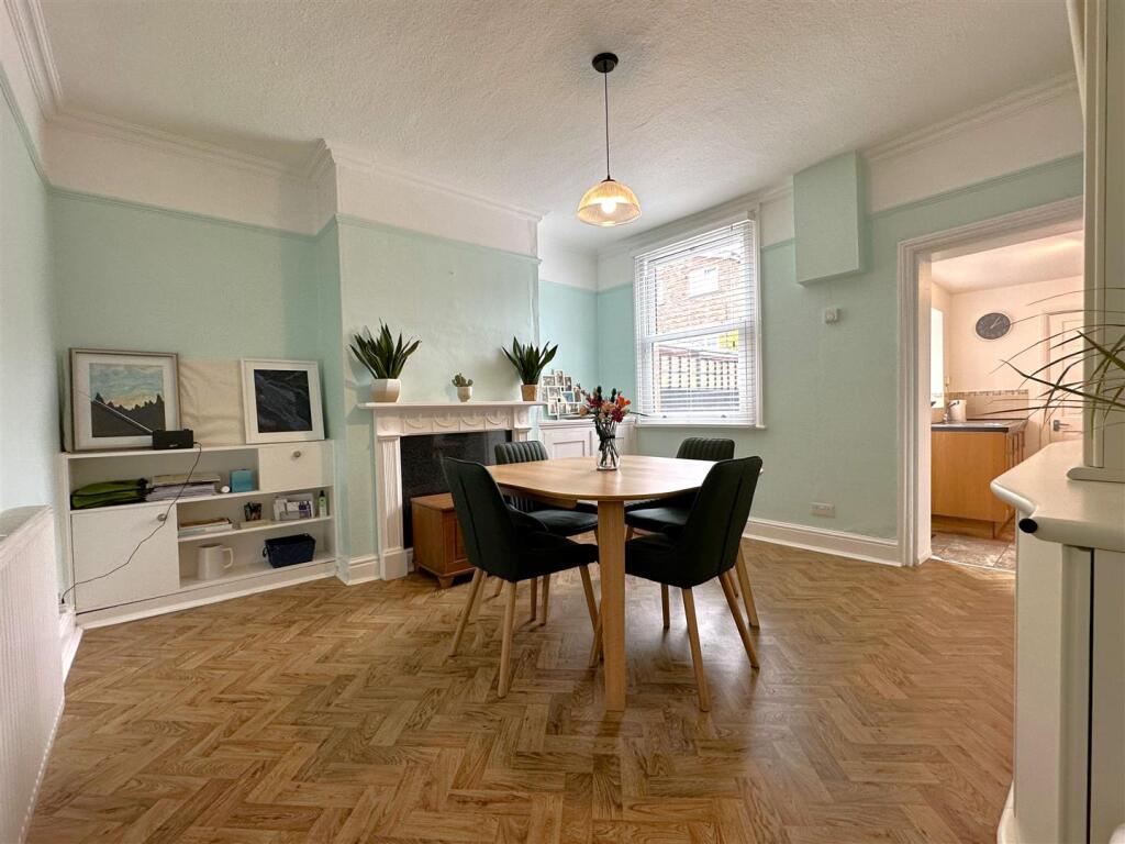 Dining Room Into Kitchen 795