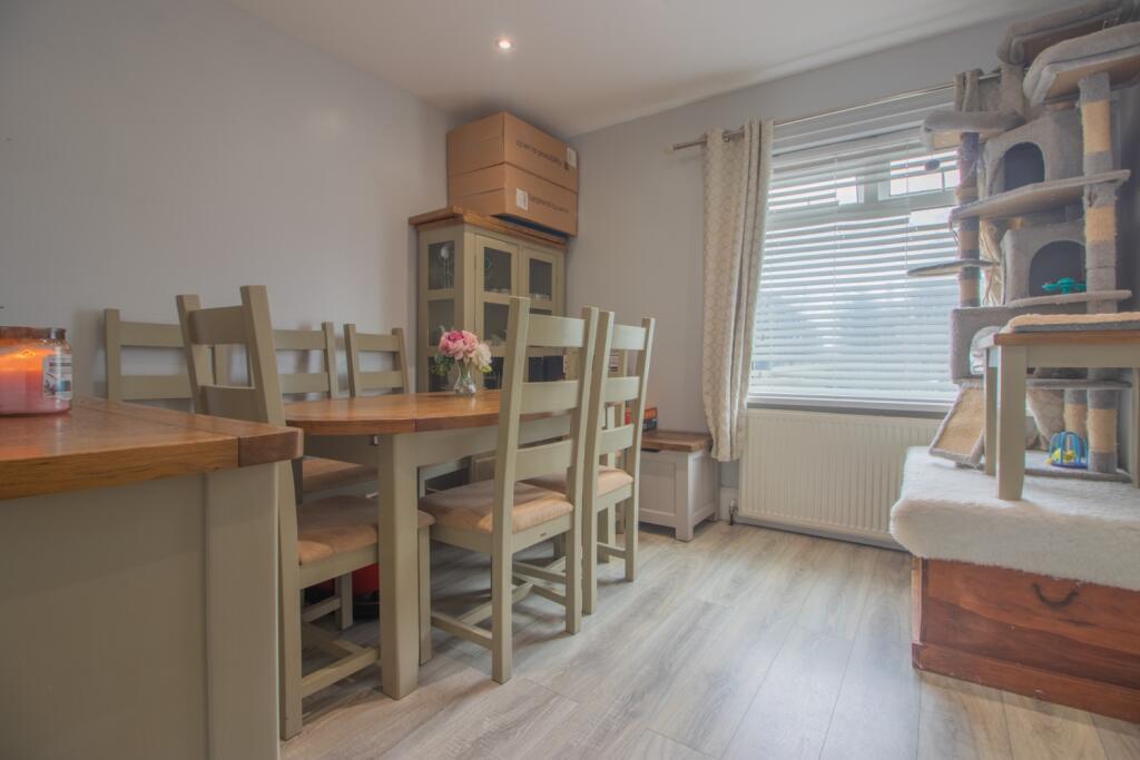 DiningRoom