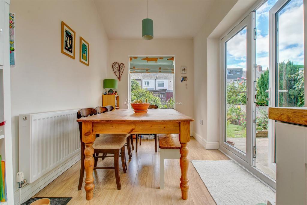 St Agnes, Heath, HernCrabtree, (16).jpg