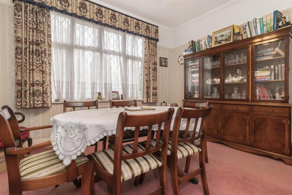 BEDROOM 3 / DINING ROOM