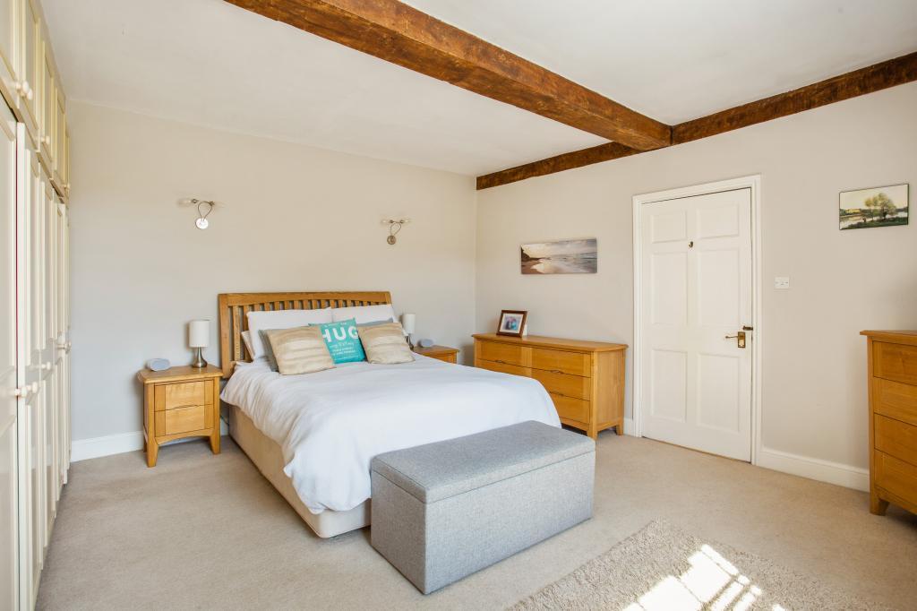 Stonehouse 303286 15 ENH.jpg