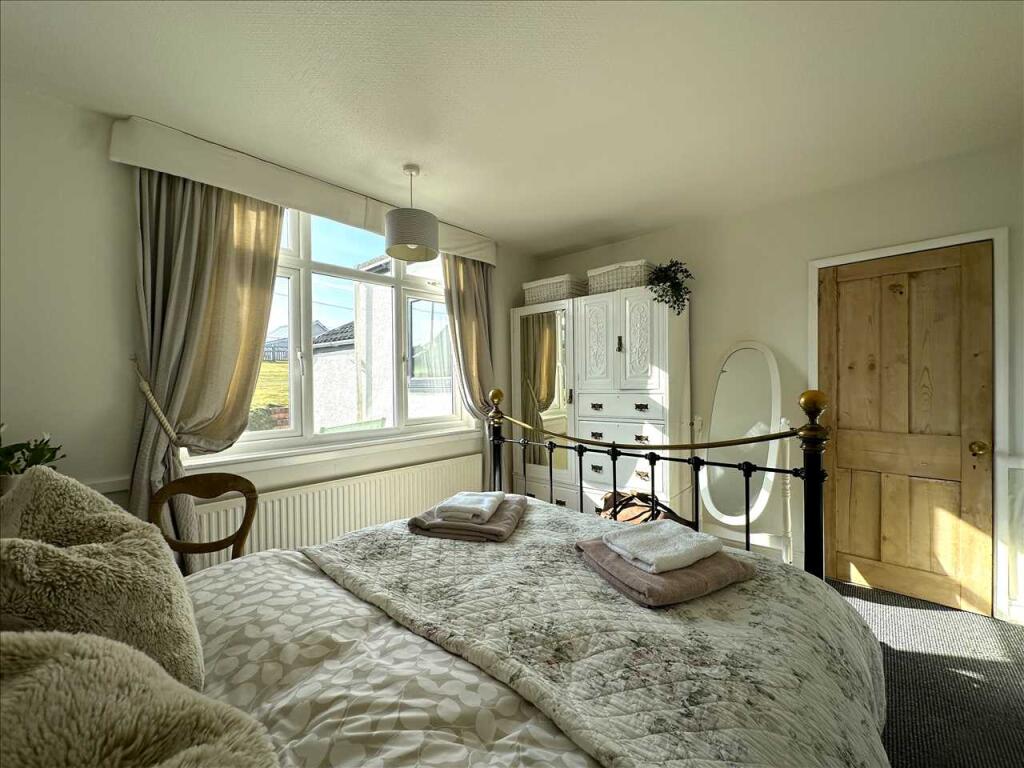 Bedroom (front)