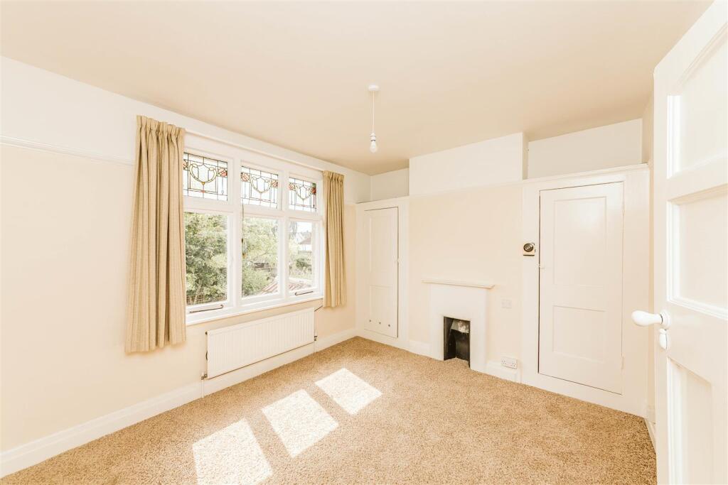 Holmes Grove (6).jpg