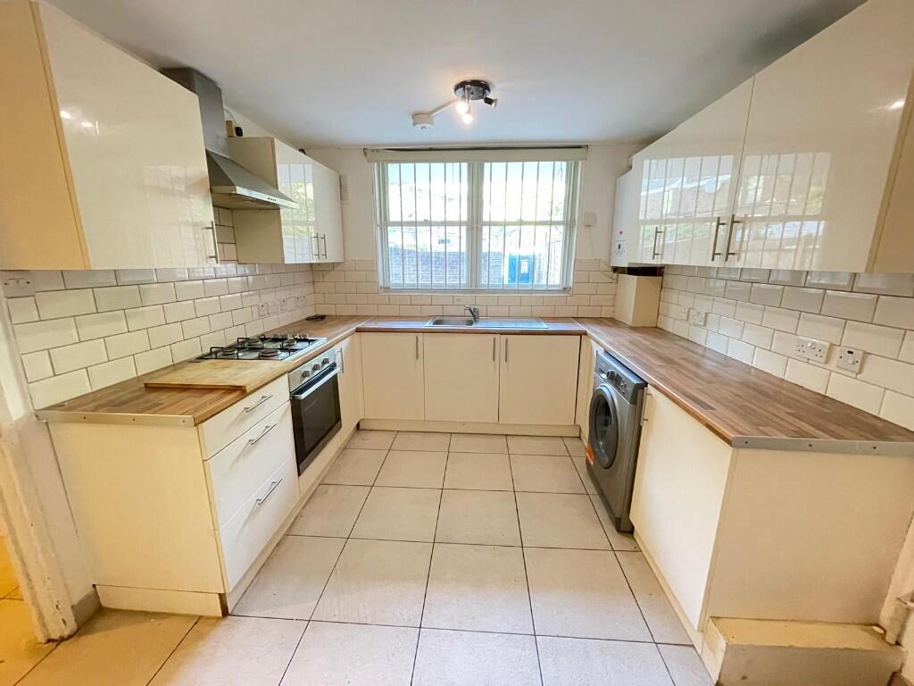 Lismore Walk, Islington, London, N1