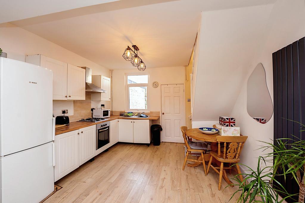 Lounge / Kitchen