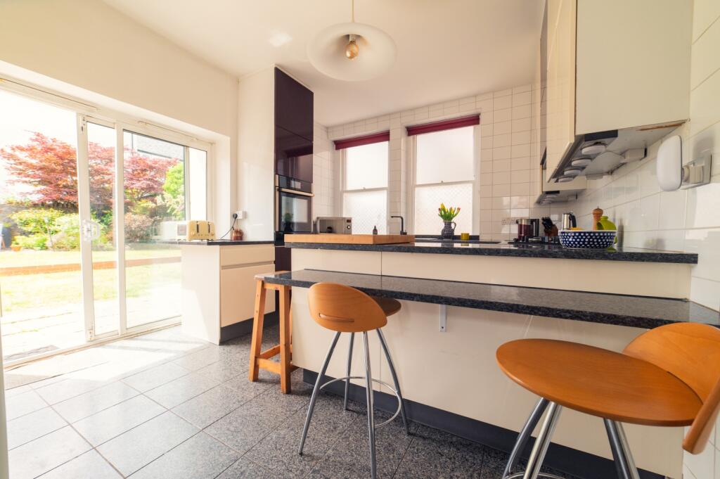 Award-winning Media team on EVERY Listing__13