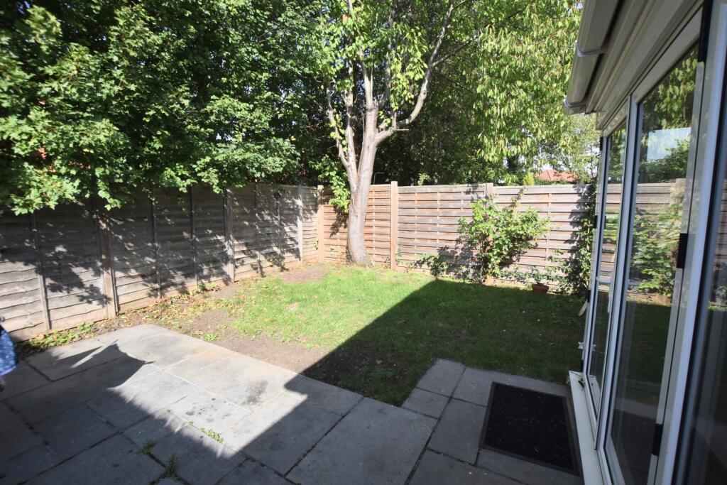 18 Cadman Square garden