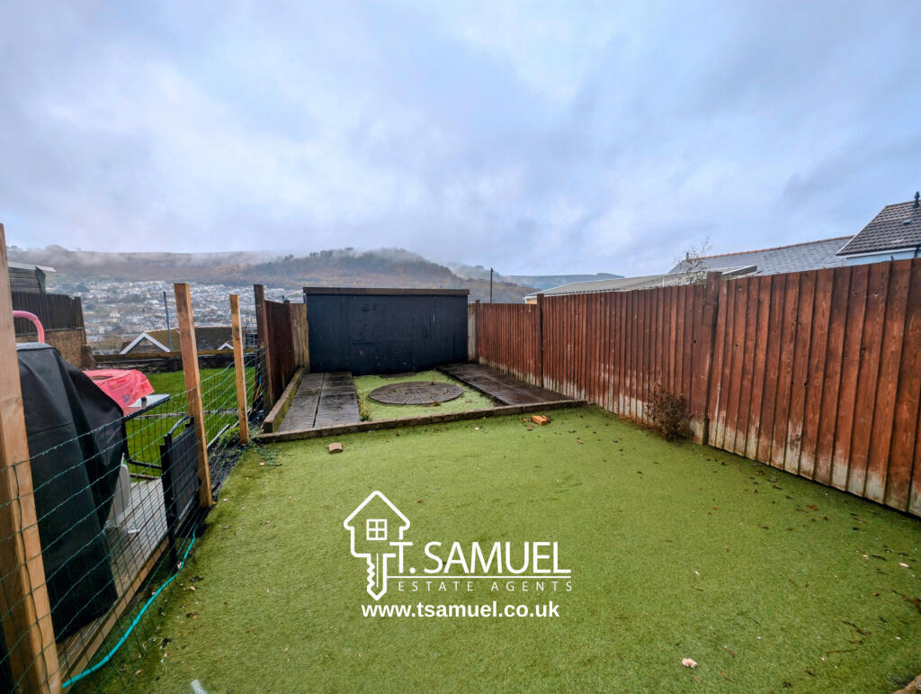 80e36dbe4b19878a41a3eb013675444e