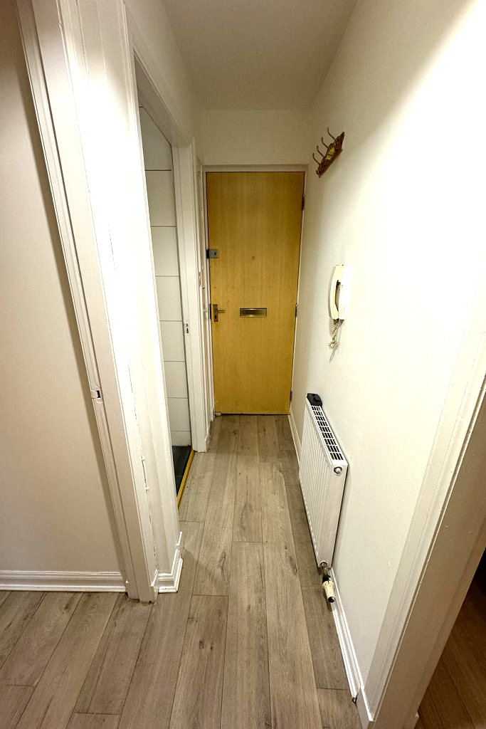 ENT HALLWAY