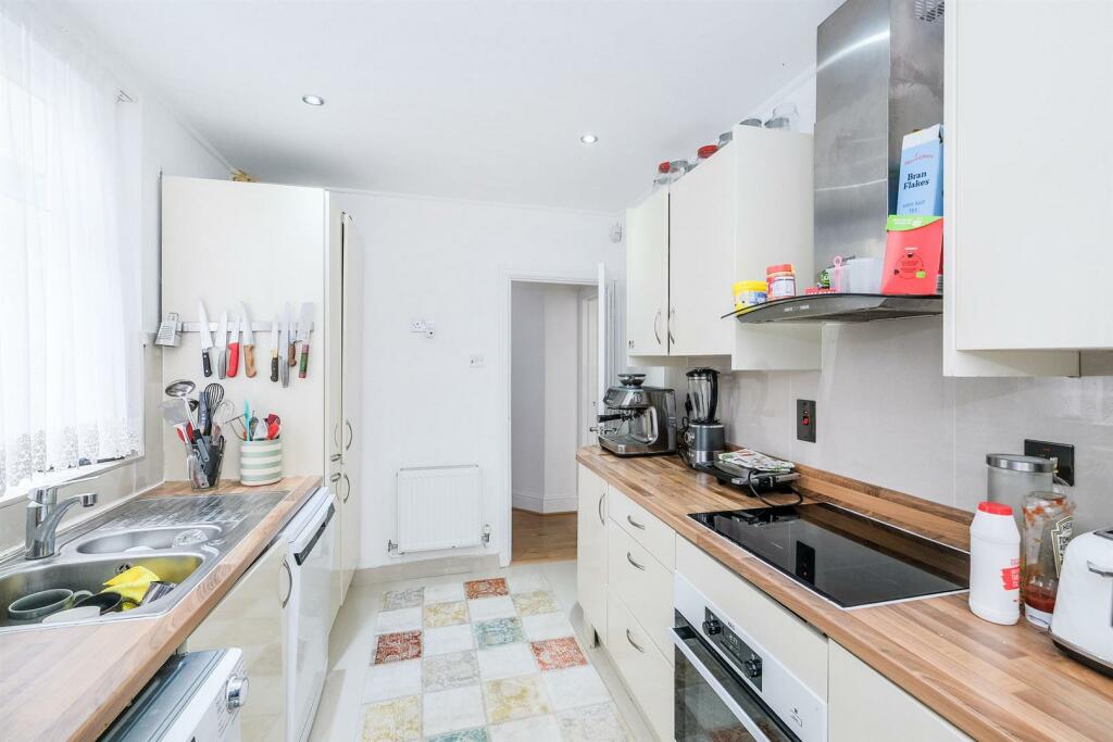 13 dovehouse gdns-14_rszd.jpg