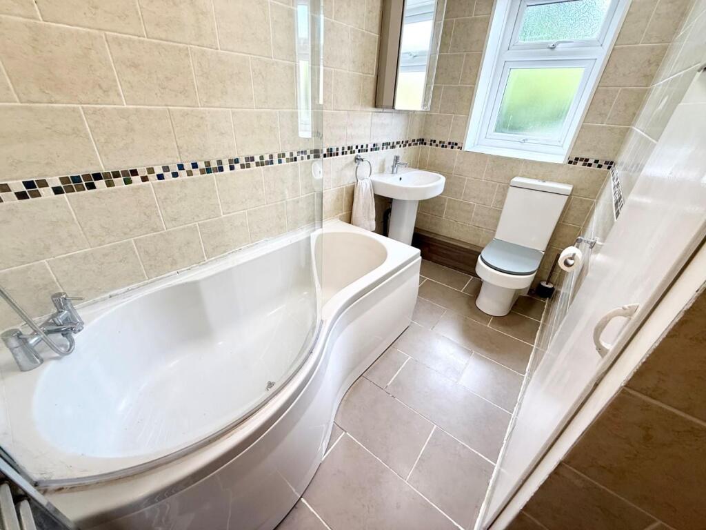 Bathroom2.jpg
