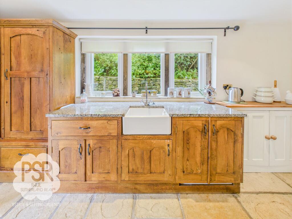 Farmhouse Style Kitchen - Cleaning Area