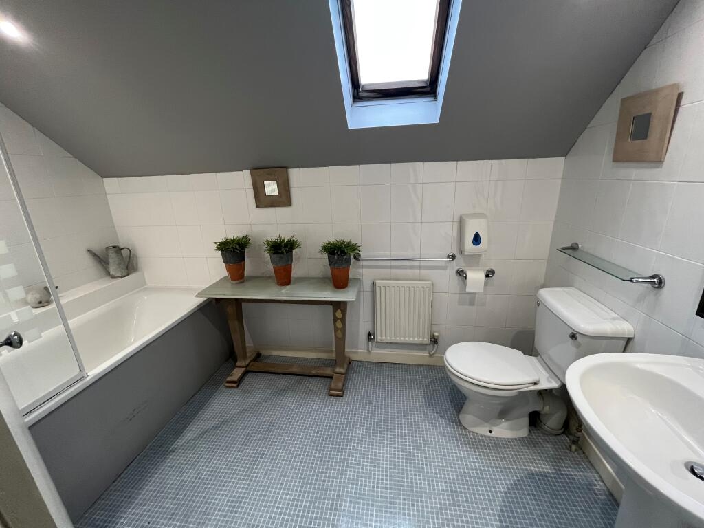 bathroom 2nd floor
