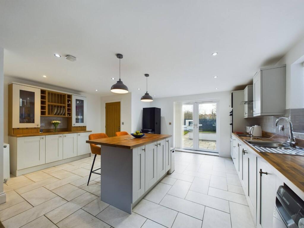 Kitchen/Dining/Breakfast Area