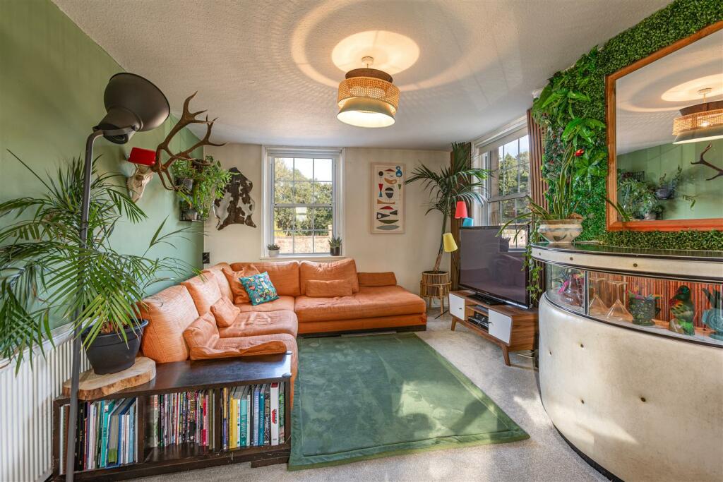 13 Morow Gardens Melrose 14.JPG