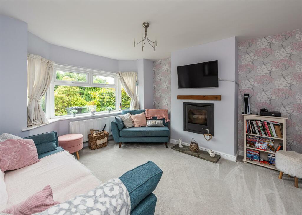 23 Vicarage Road-sitting room.jpg