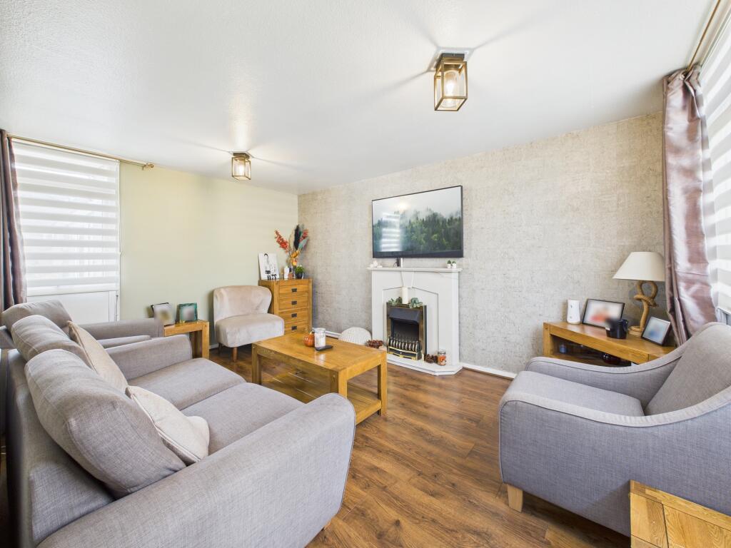 CAM05192G0-PR0180-STILL001