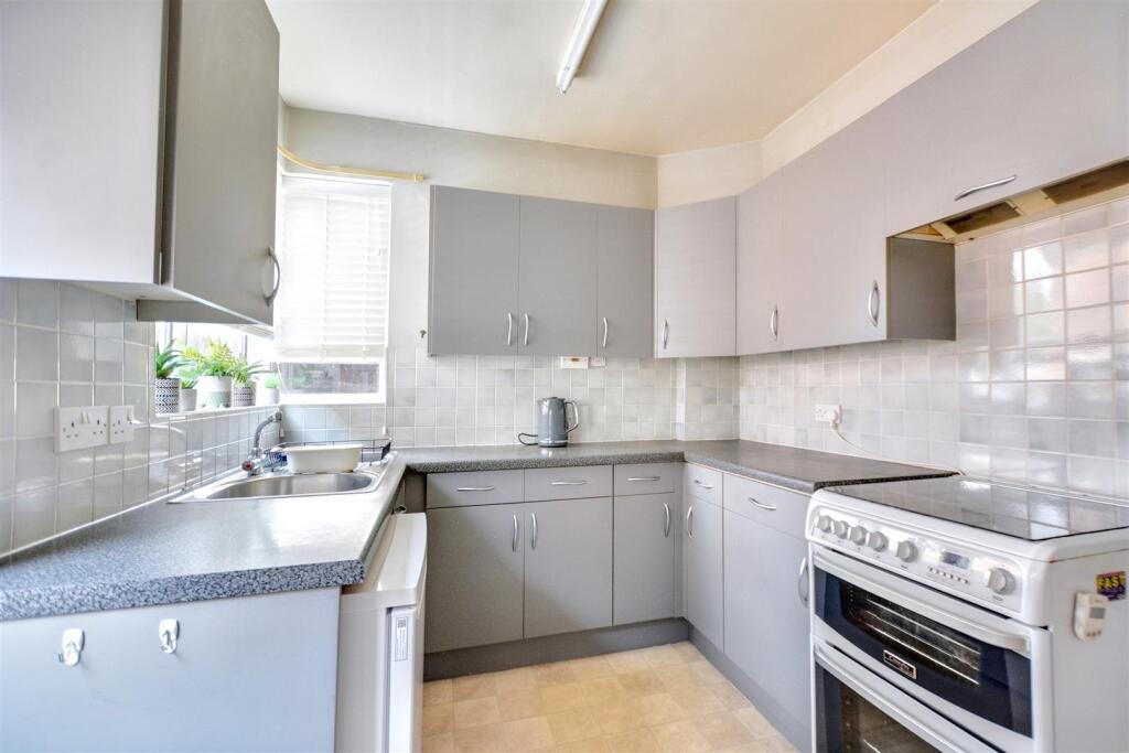 Kitchen_2.jpeg