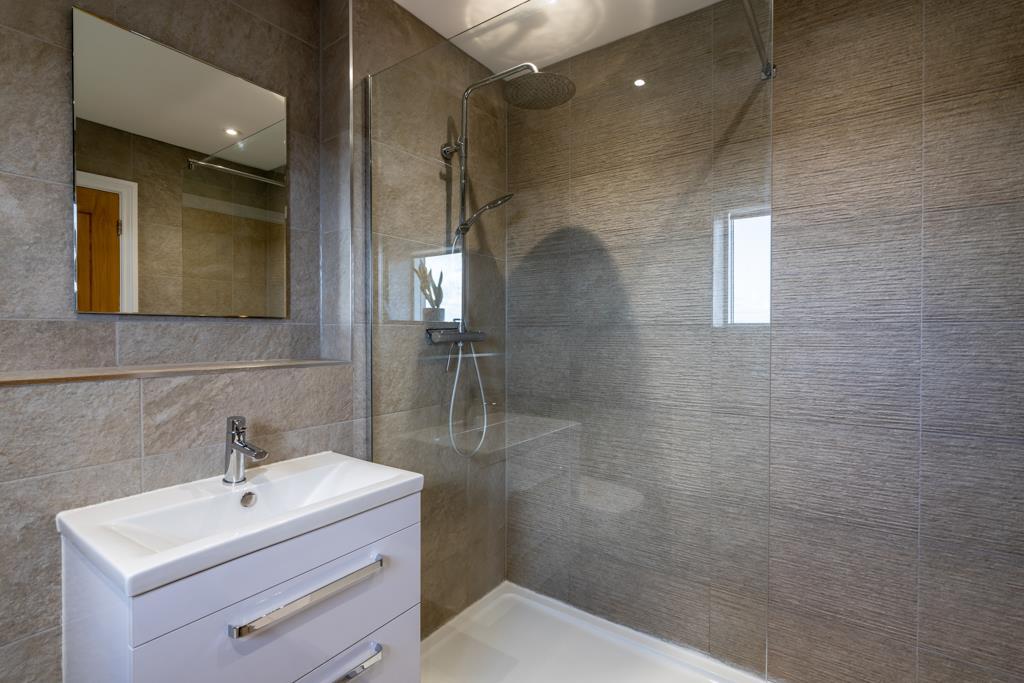 Bedroom 2 En-Suite