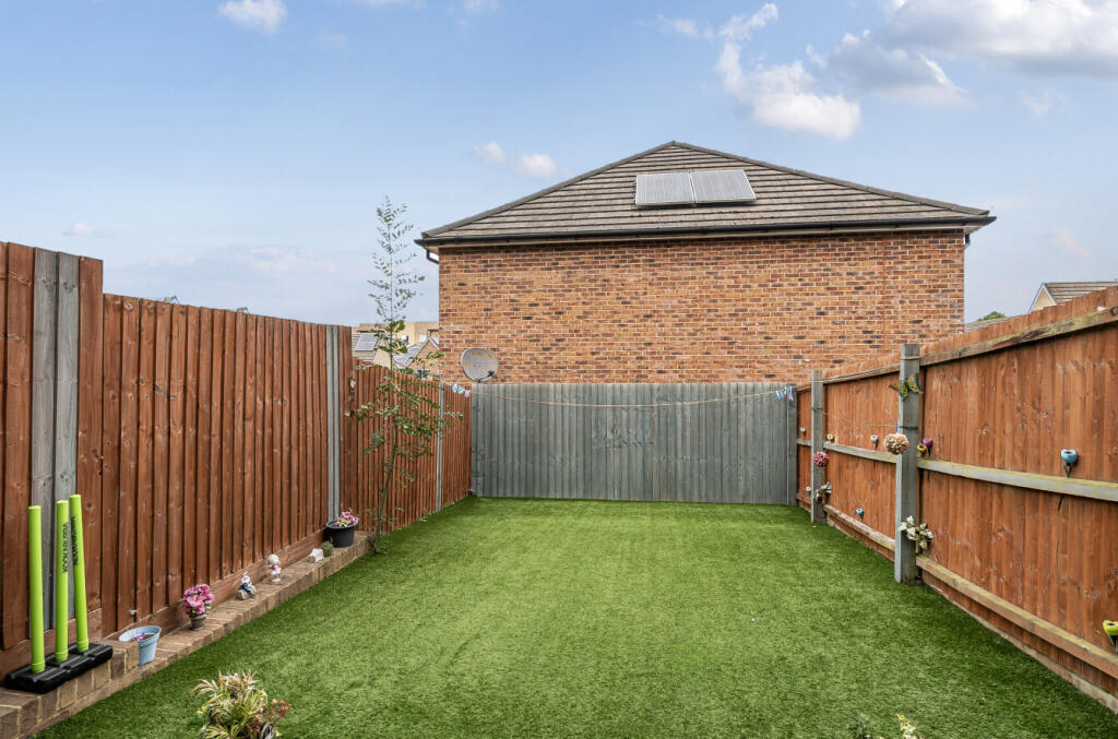 1339924-7-68a7492...