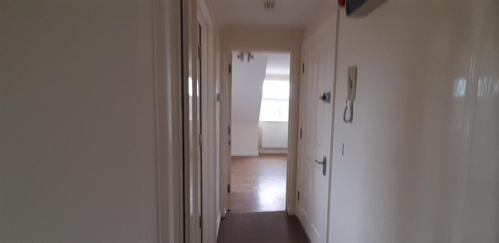 Hallway.jpg
