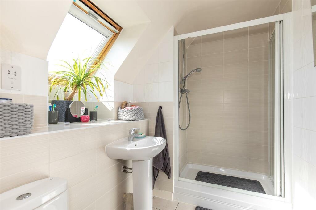 ENSUITE SHOWER ROOM