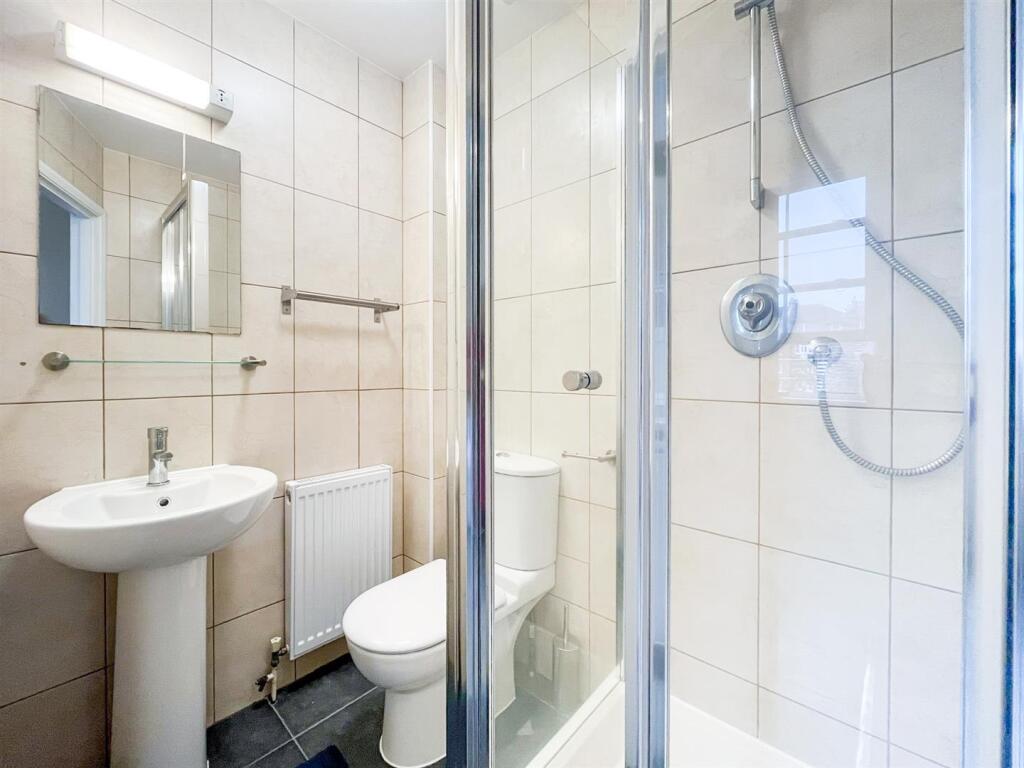 bathroom (1 of 1).jpg