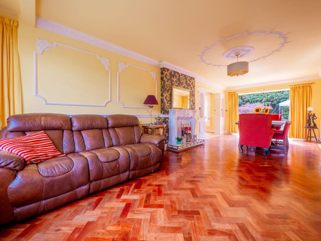 Living Room/Dining Room