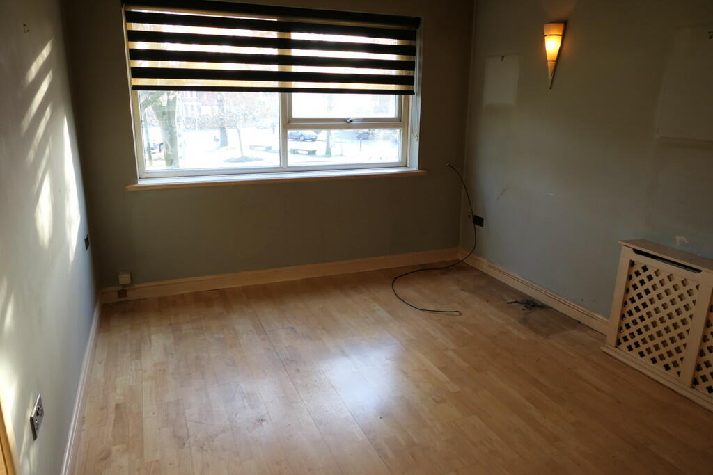 queenscourt6loung...