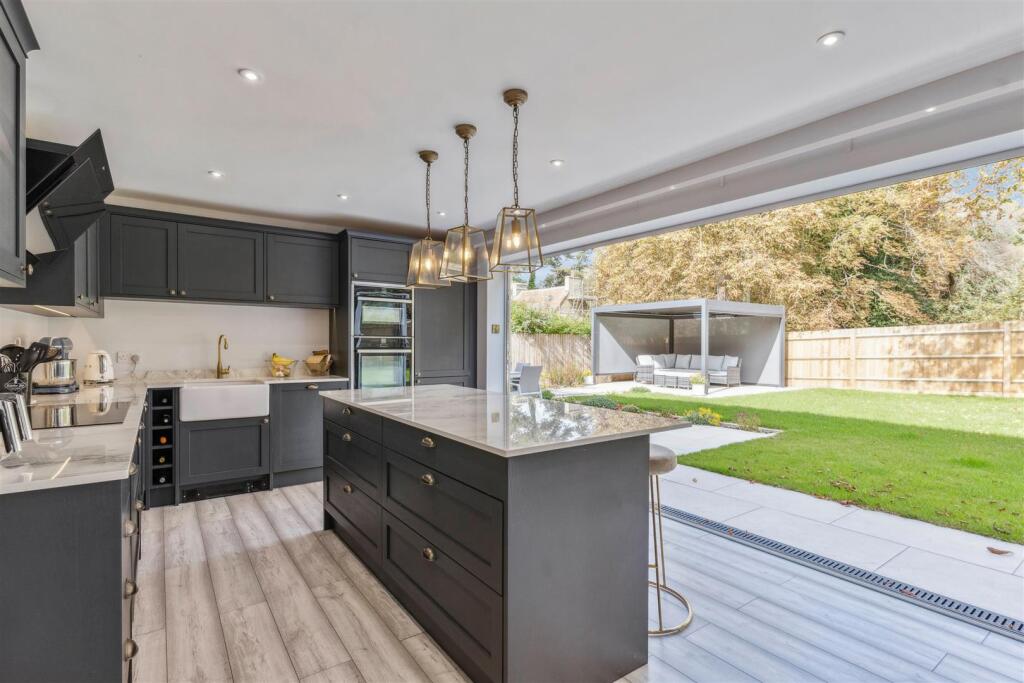 Kitchen/Breakfast/Family Room