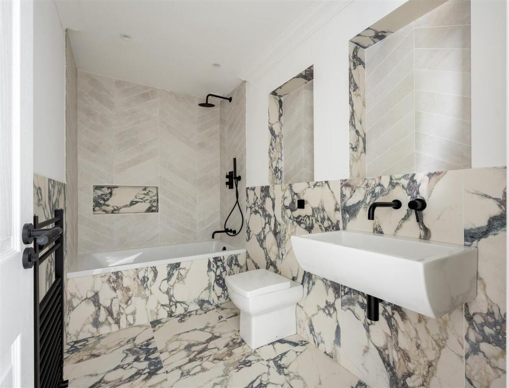 Queen Elizabeth Road E17