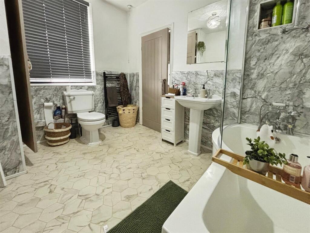 Family Bathroom