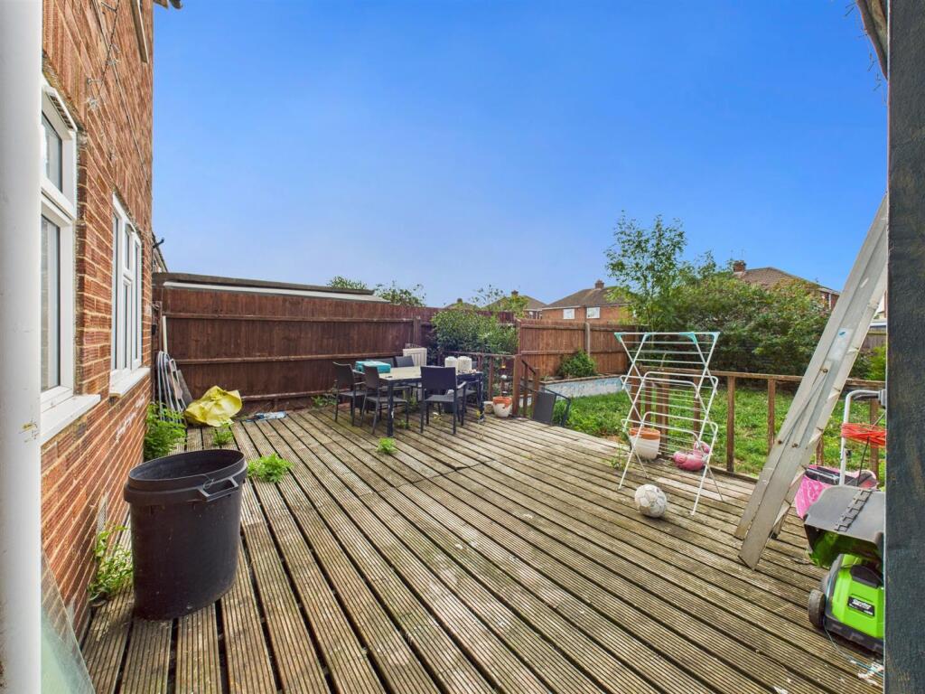 CAM03975G0-PR0140-STILL009.jpg