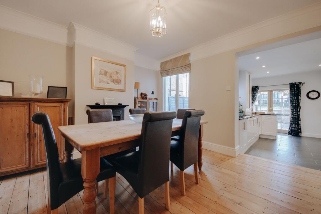 Dining room/kitchen