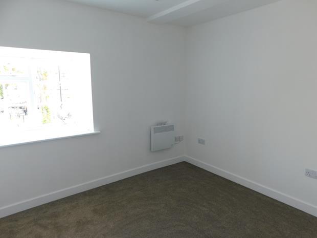 4aFlat1HindStileBedroom