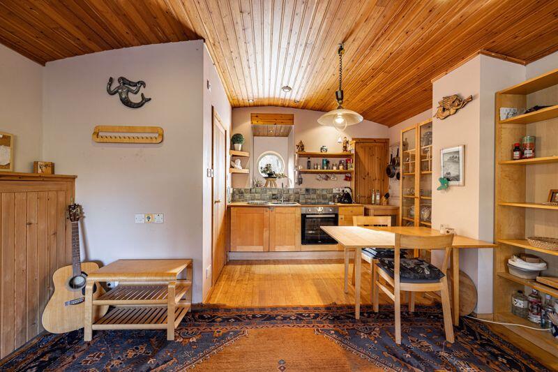 Kitchen/Dining Area