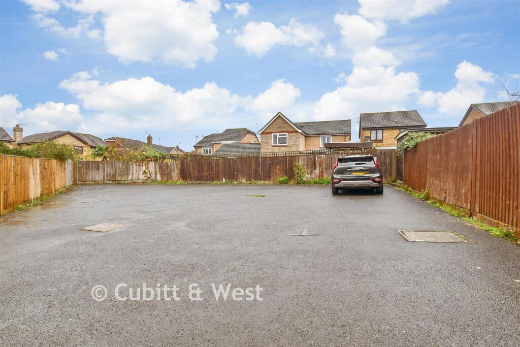 H9H69 - Driveway/Parking