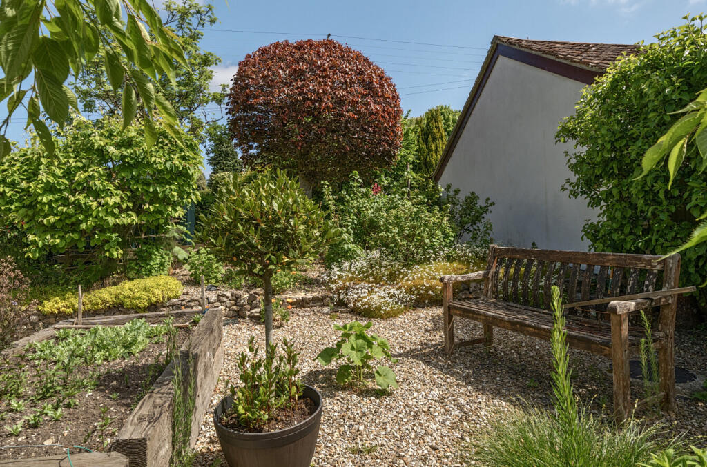 1295958-6-6828758...