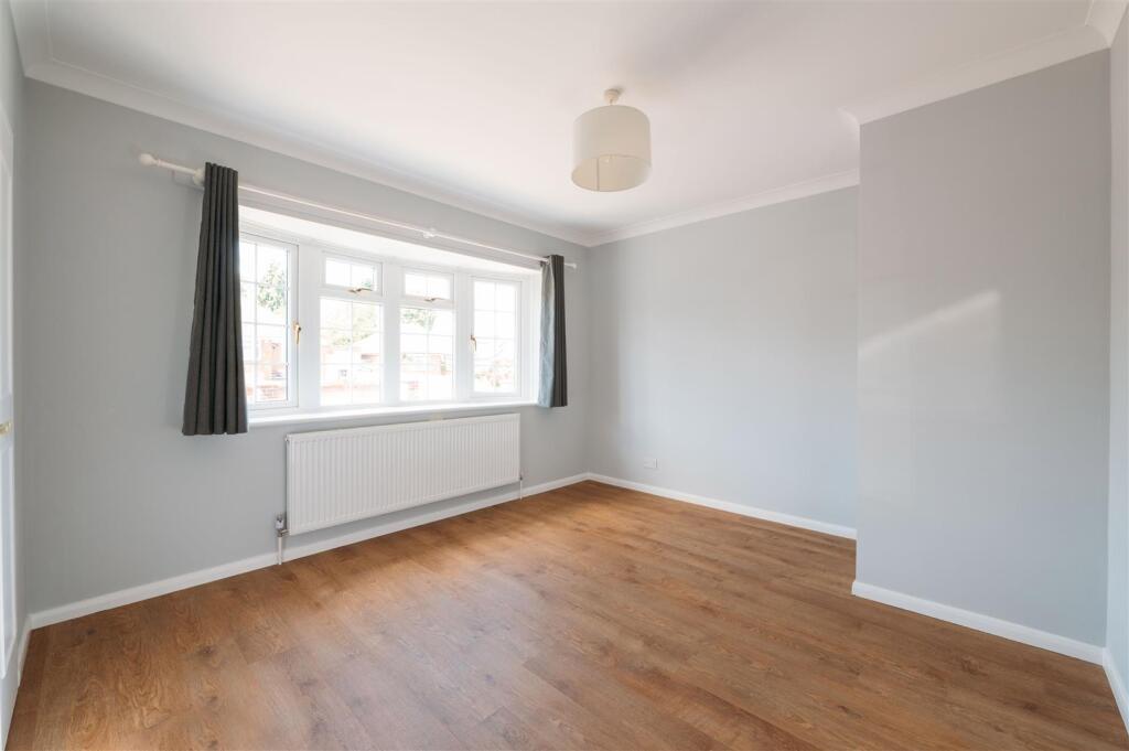 6 Meadow Way, Hitchin-03.jpg