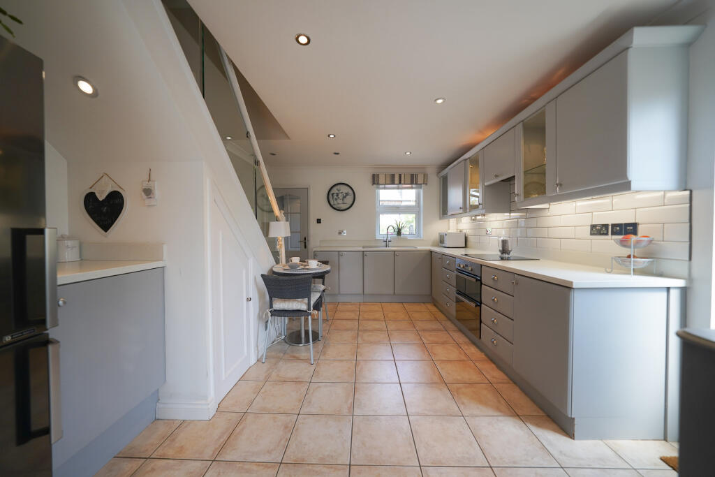 Kitchen/Breakfast Area