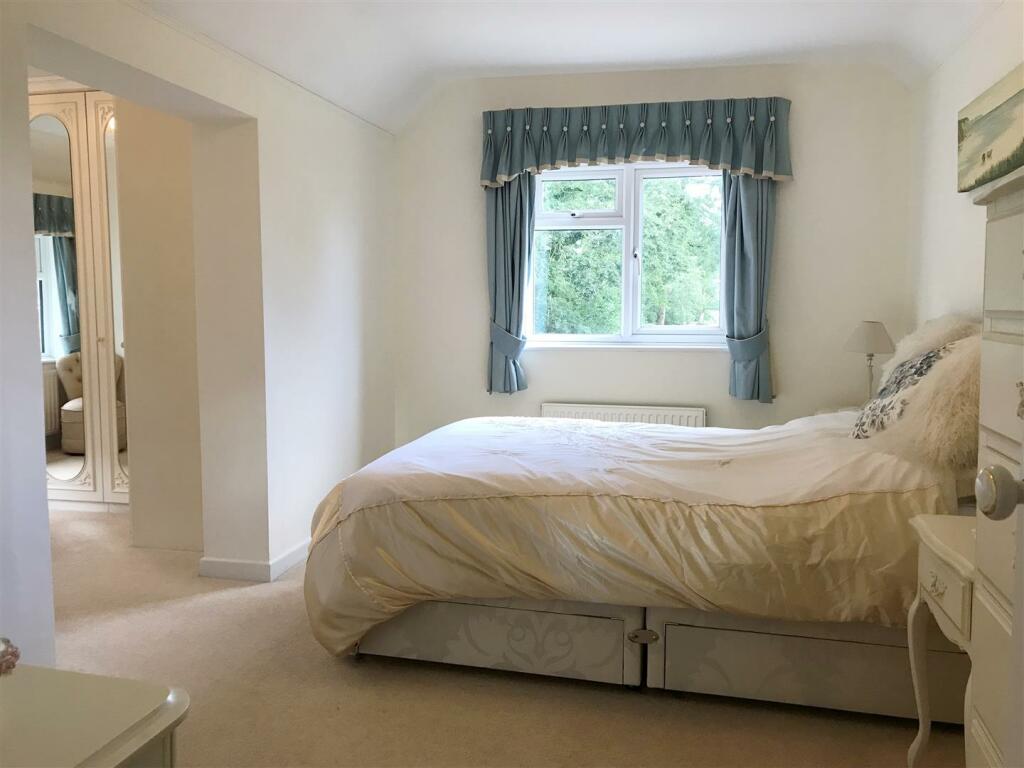 Bed 1.JPG