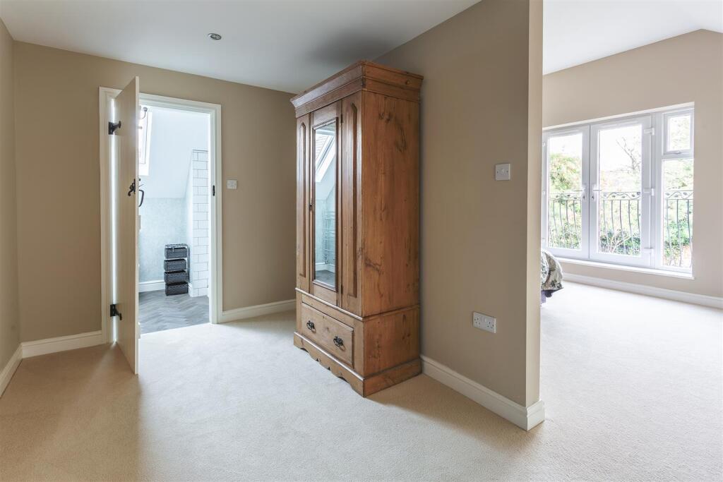 Dressing Room/Wardrobe Area