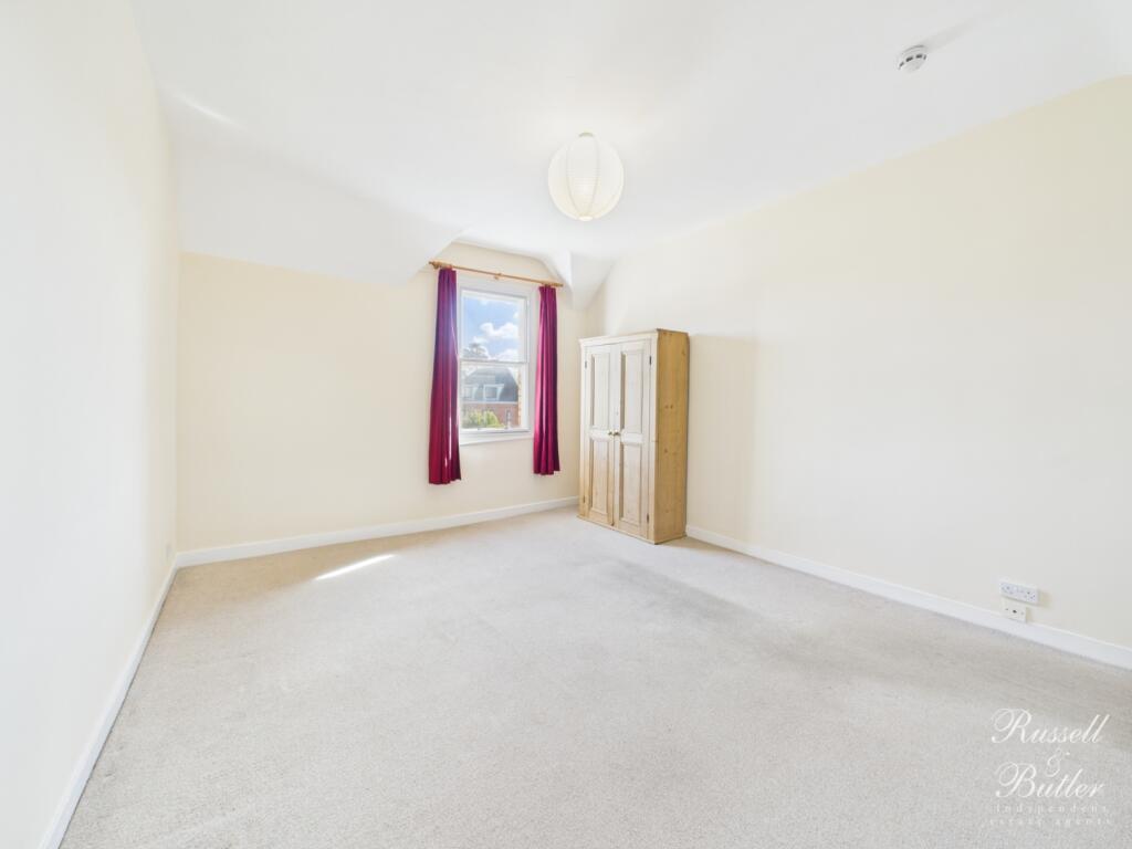 CAM02127G0-PR0334-STILL007