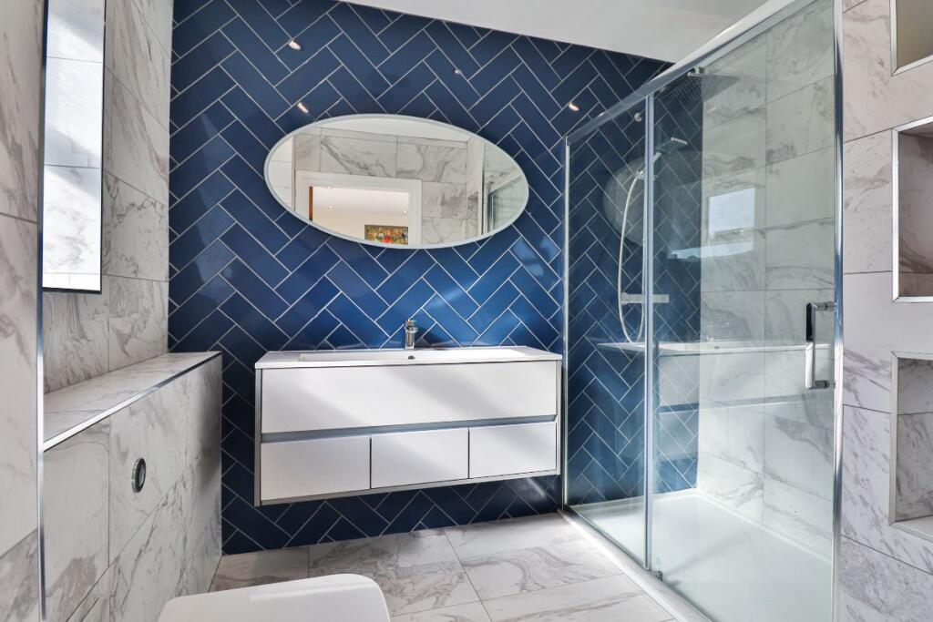 En-Suite 1