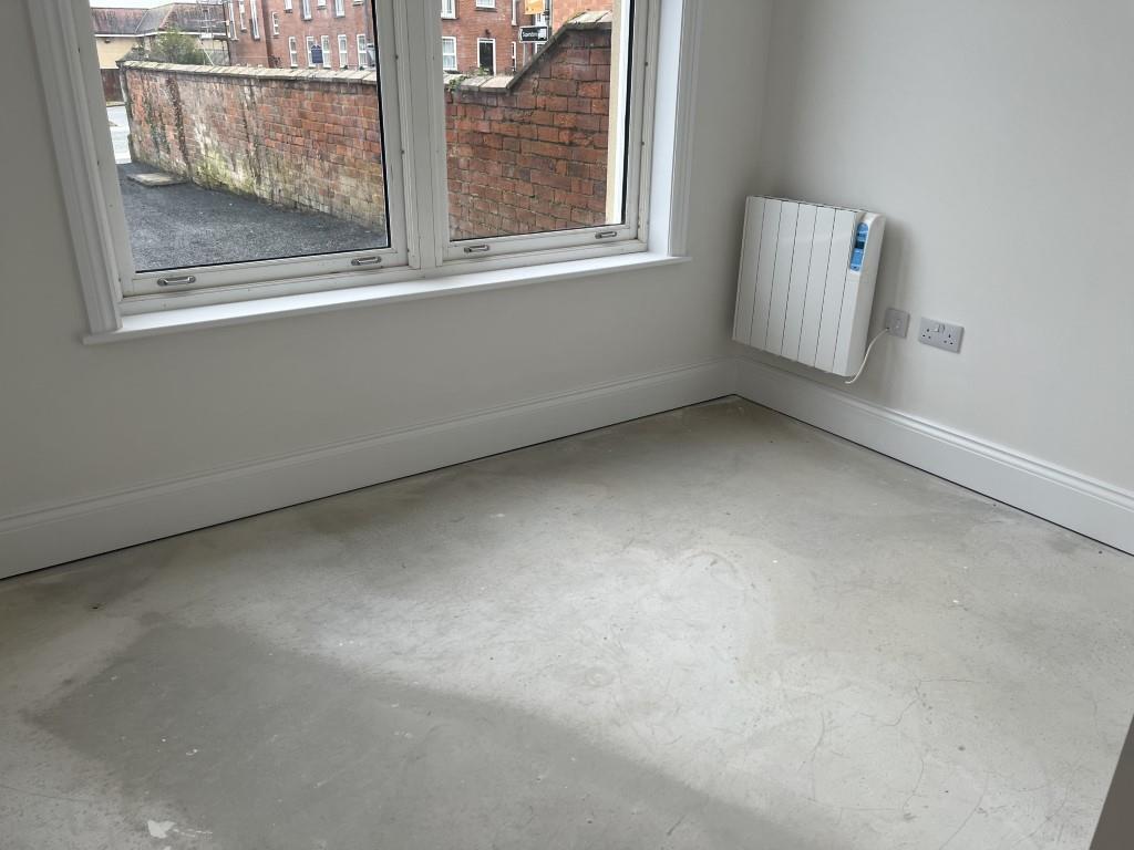 Flat 1 brooklands front bedroom.jpg