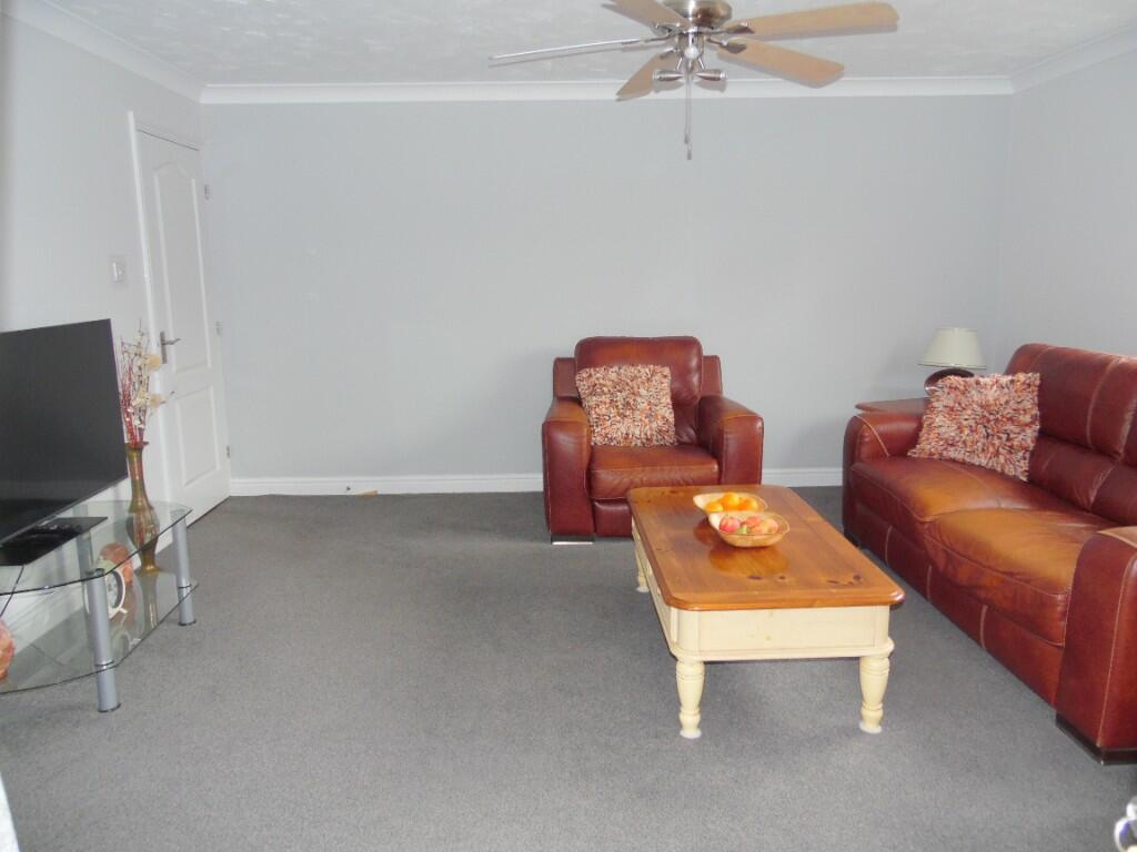 SITTING RM/BEDROOM 4